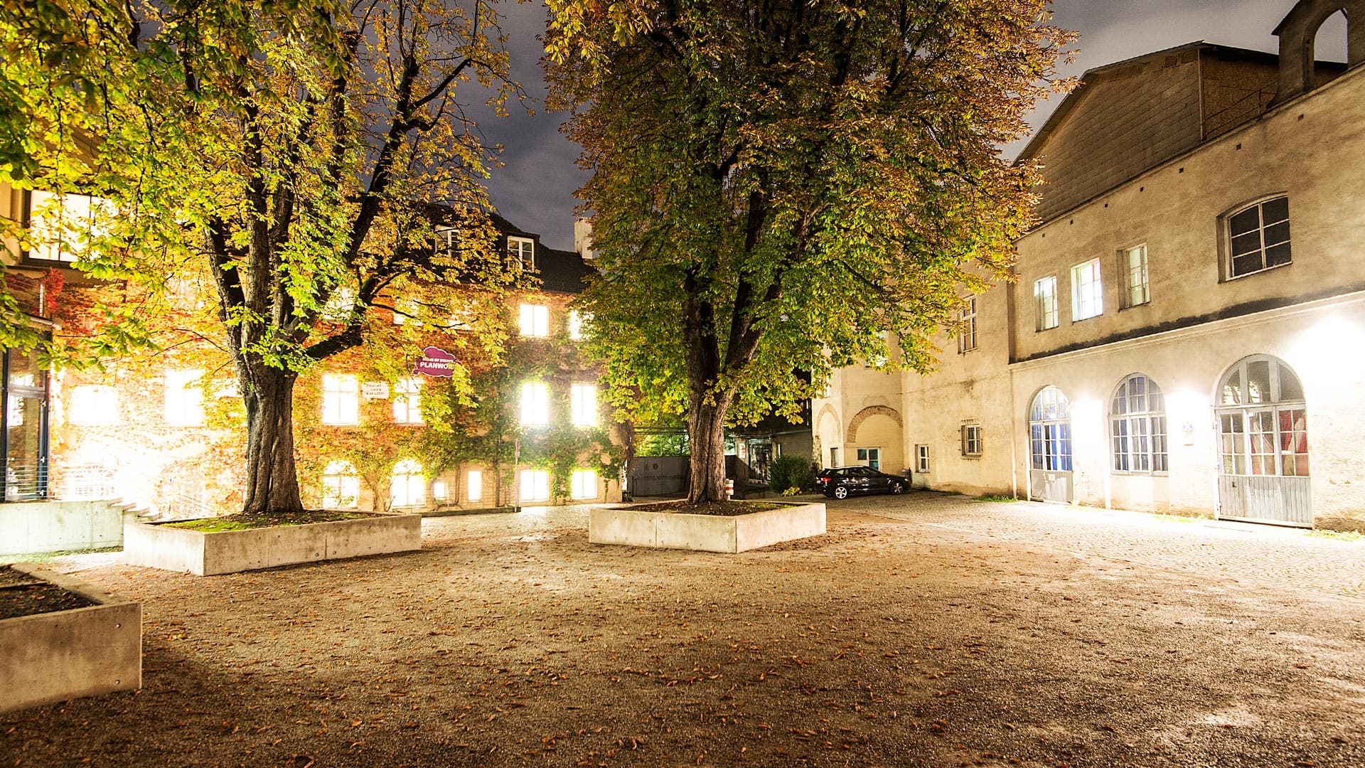 Praterinsel courtyard at night